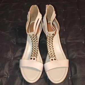 Kennith Cole Wedges!🤍